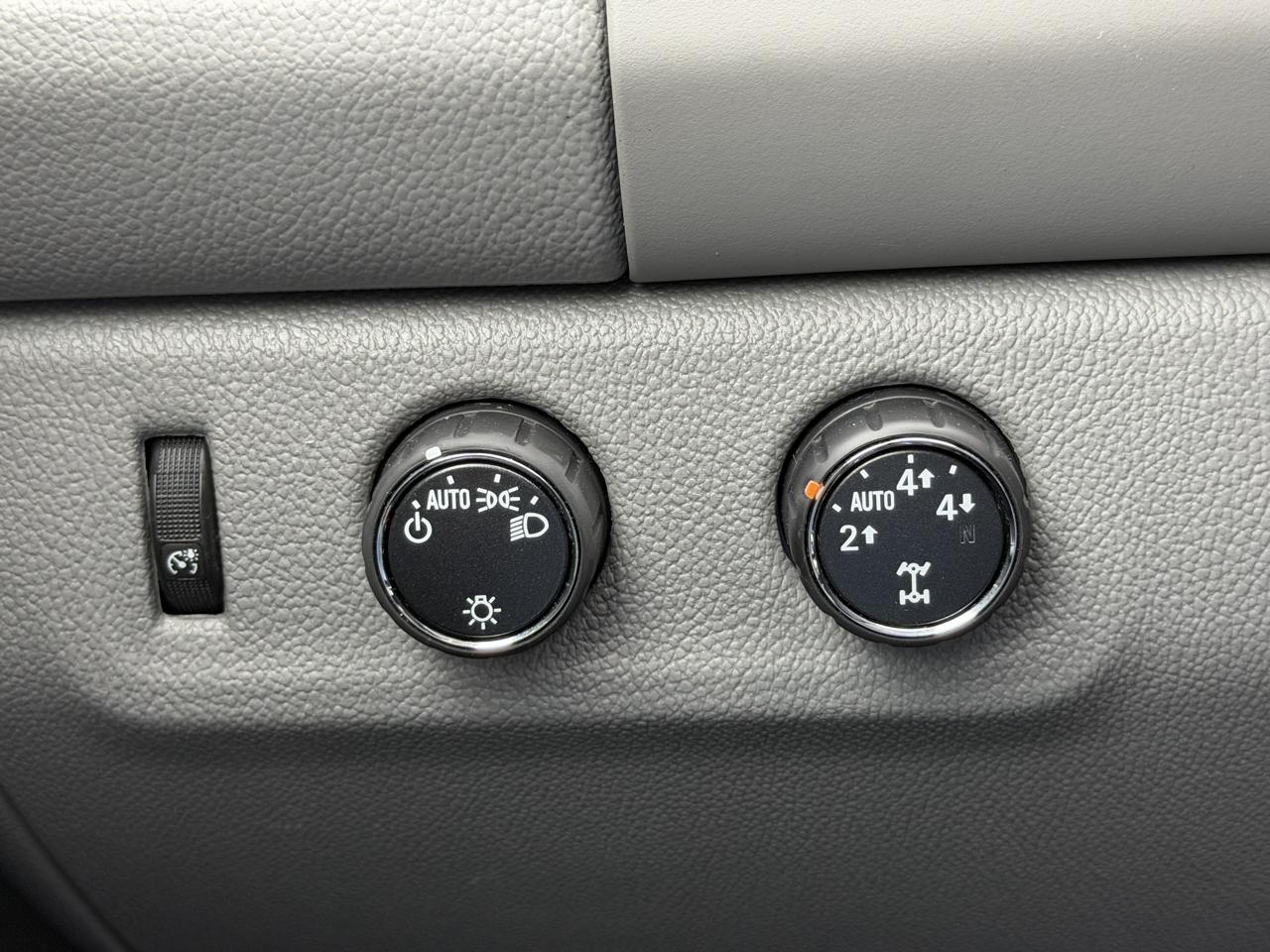 GMC Canyon 4WD Ext Cab 128.3" 2015
