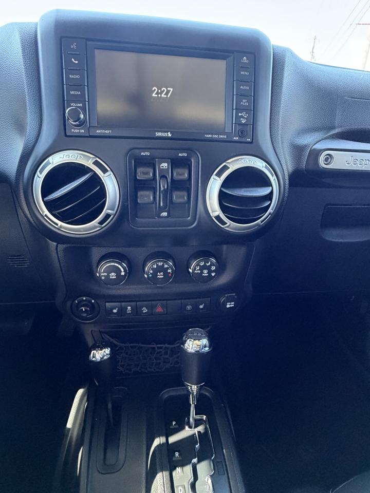 Jeep Wrangler Unlimited 4WD 4dr Sahara 2017