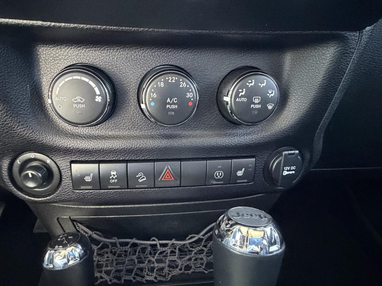 Jeep Wrangler Unlimited 4WD 4dr Sahara 2017