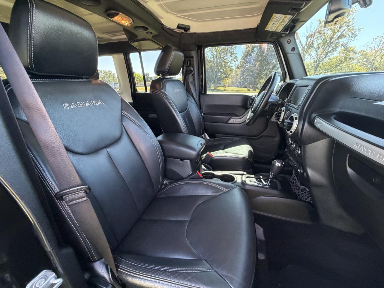 Jeep Wrangler Unlimited 4WD 4dr Sahara 2017