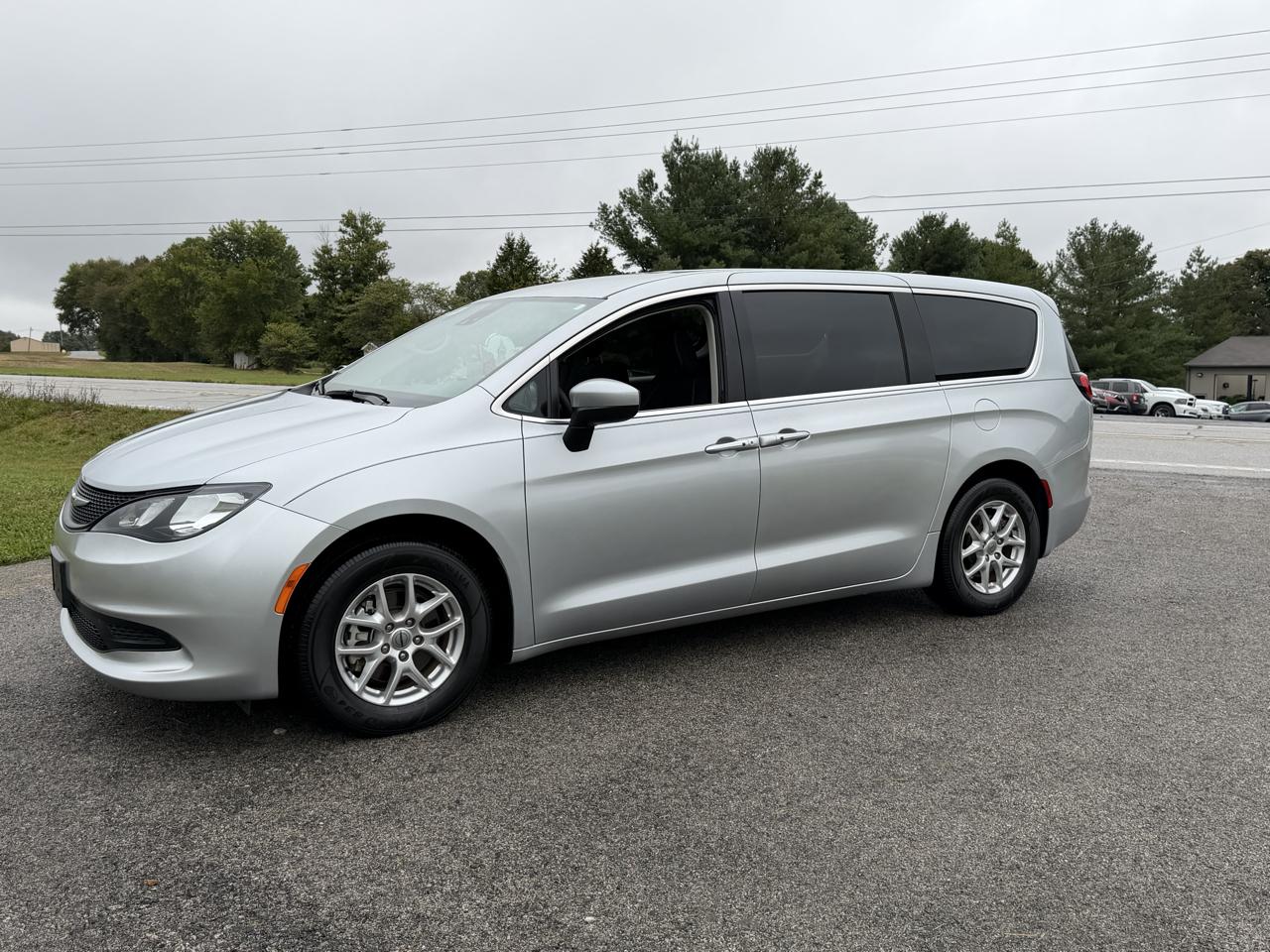 Chrysler Voyager LX FWD 2023