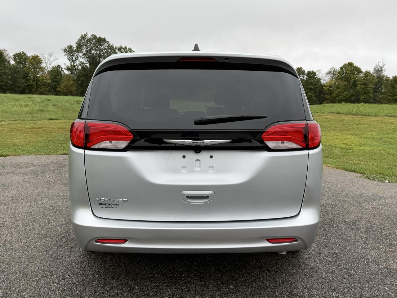 Chrysler Voyager LX FWD 2023