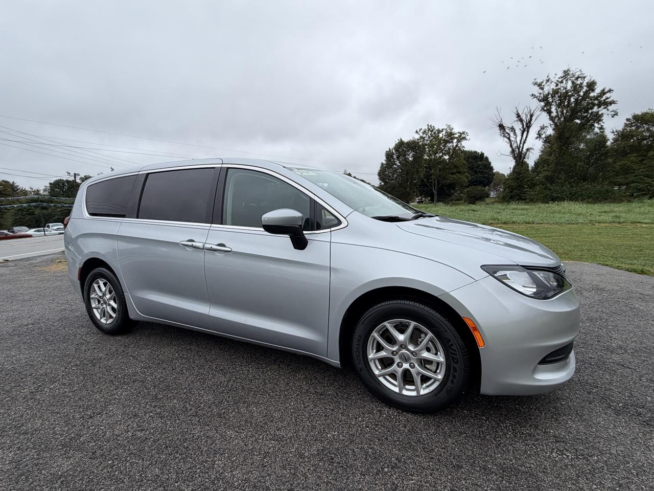Chrysler Voyager LX FWD 2023