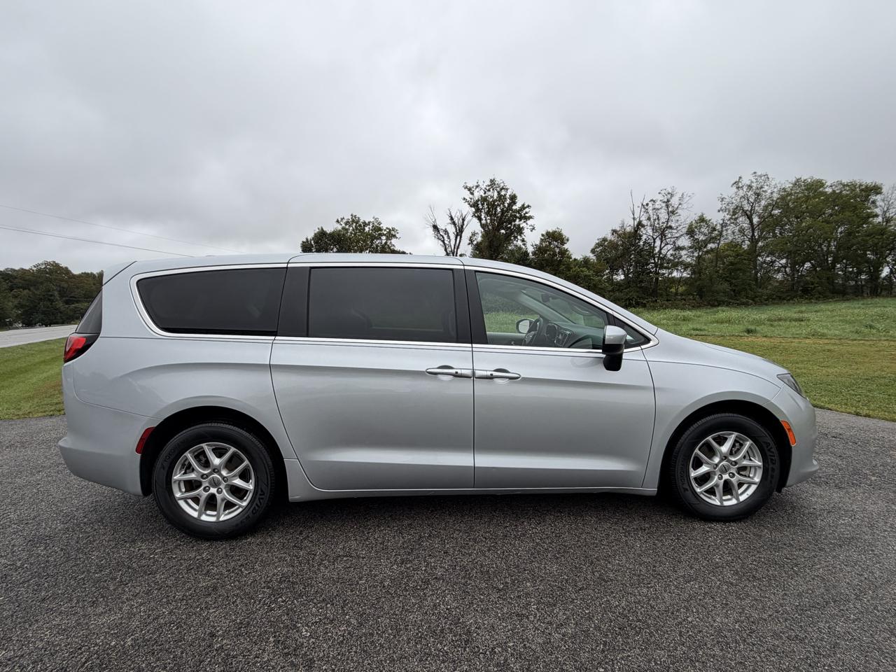 Chrysler Voyager LX FWD 2023