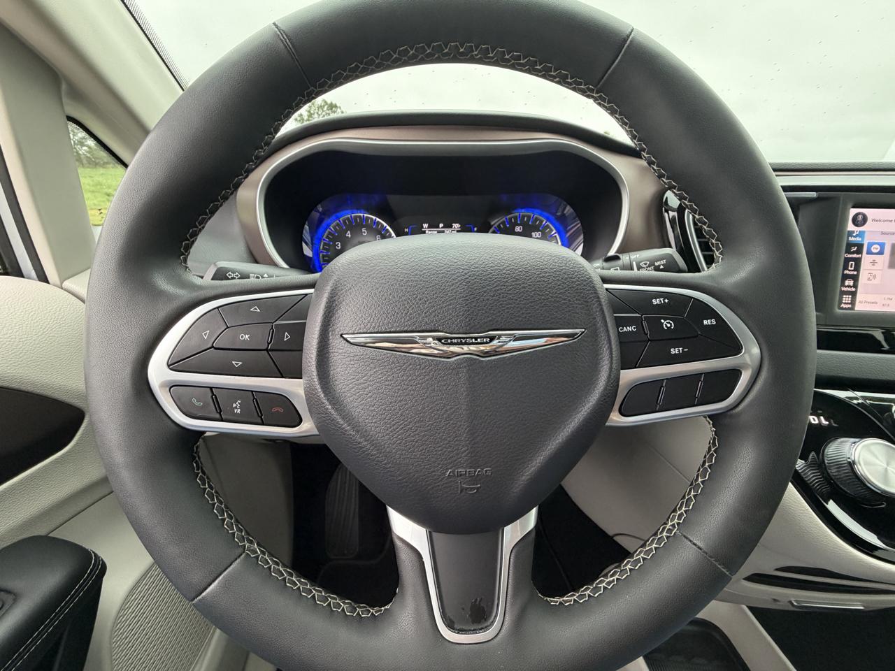 Chrysler Voyager LX FWD 2023