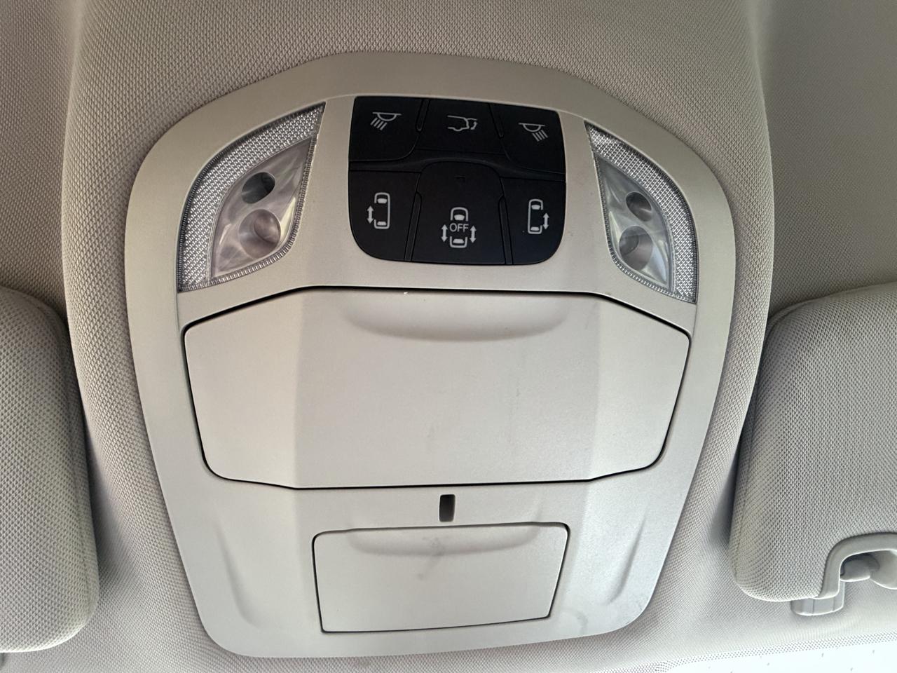 Chrysler Voyager LX FWD 2023