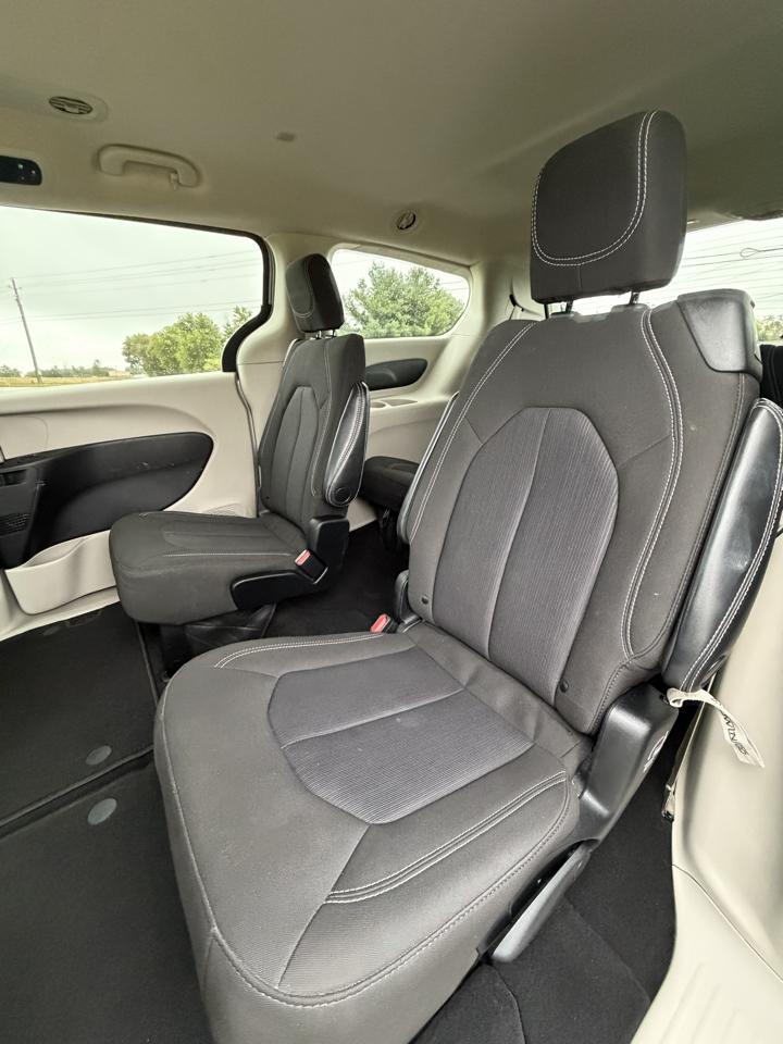 Chrysler Voyager LX FWD 2023