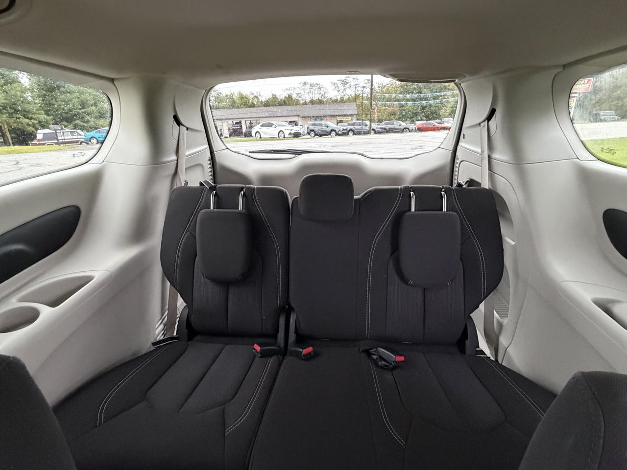 Chrysler Voyager LX FWD 2023
