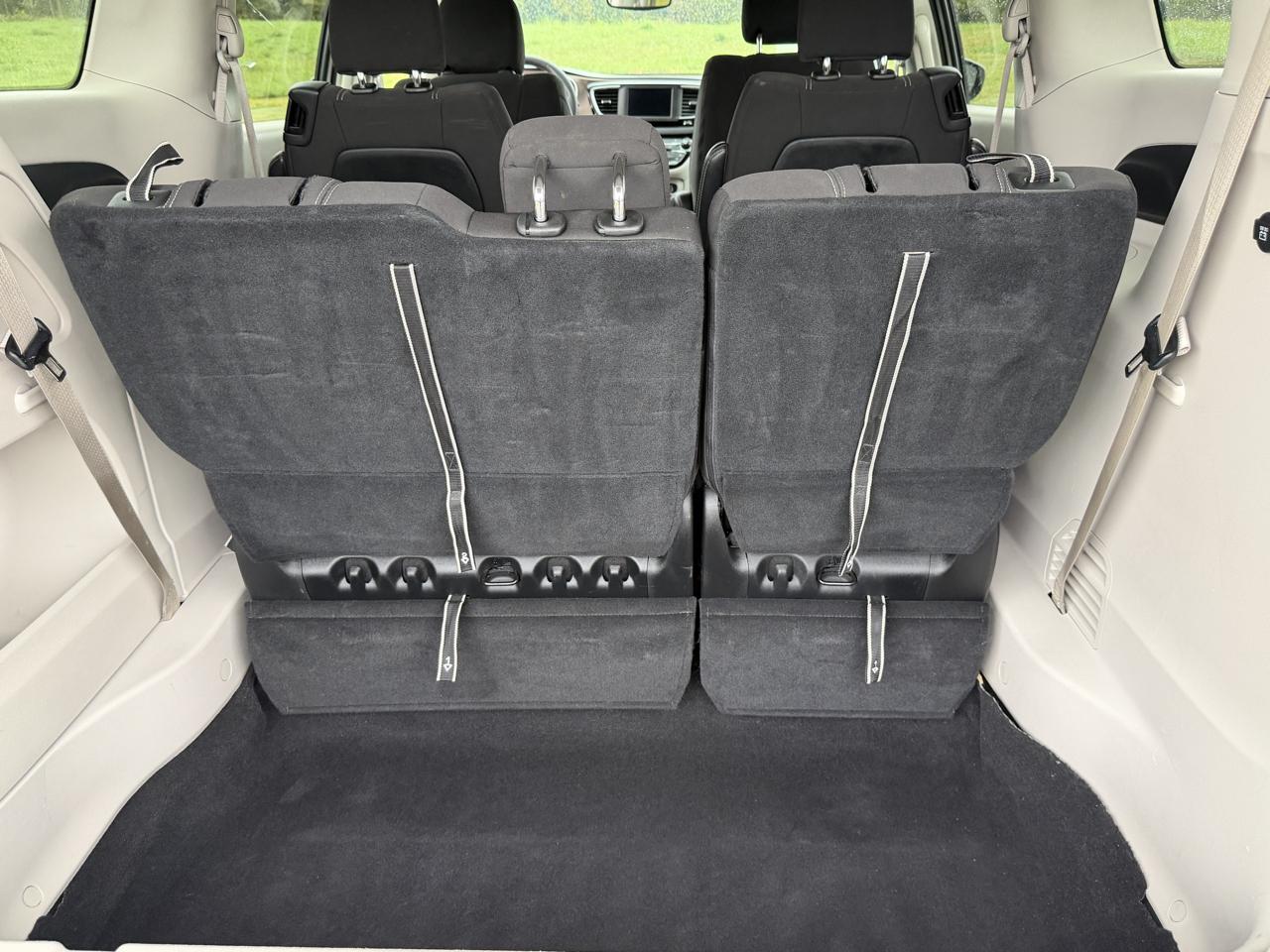 Chrysler Voyager LX FWD 2023