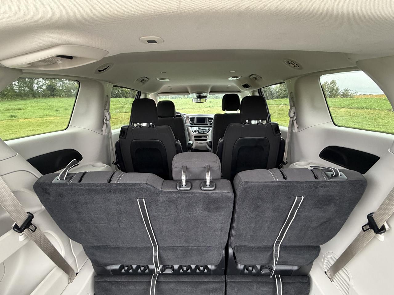 Chrysler Voyager LX FWD 2023