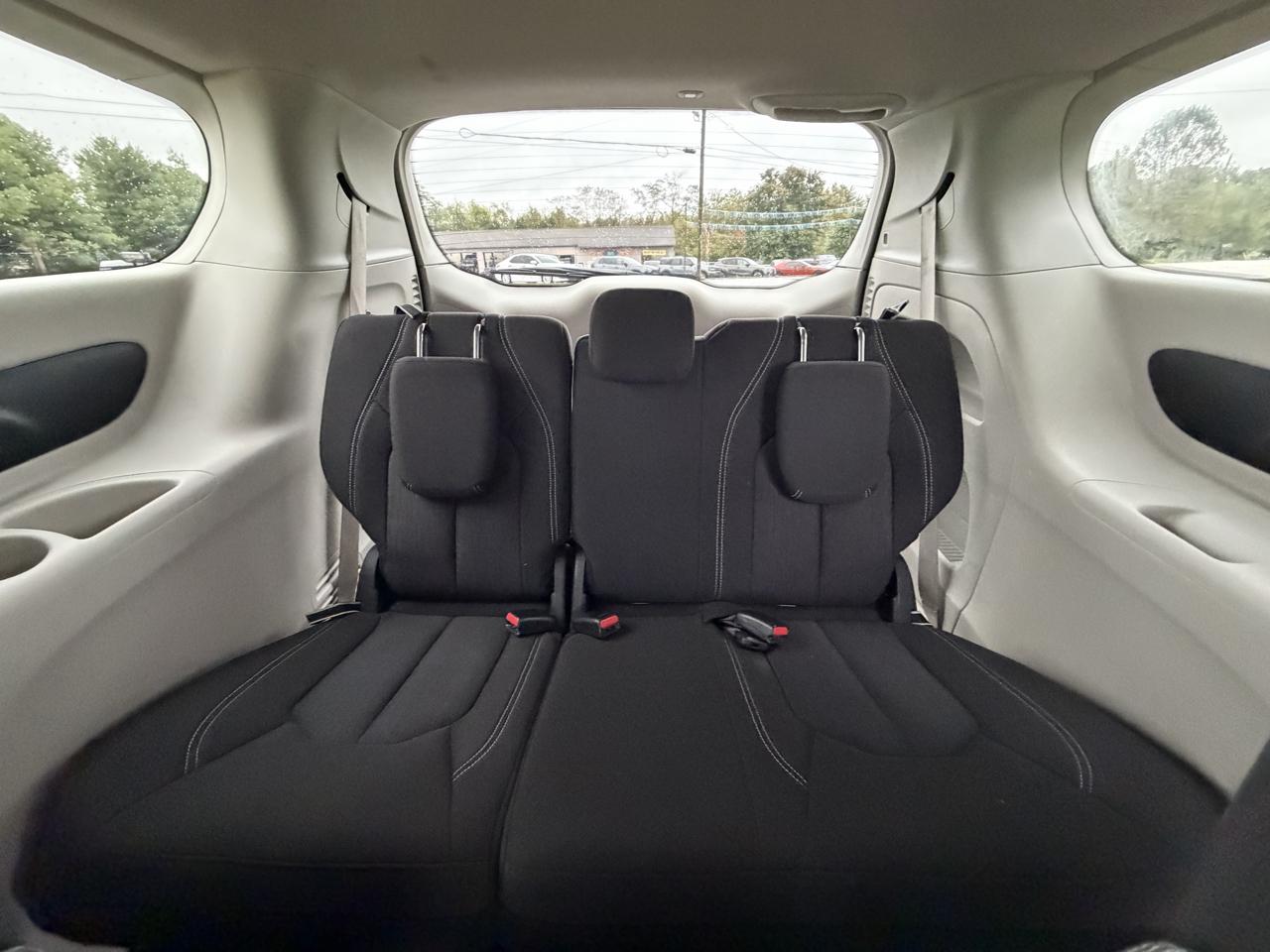 Chrysler Voyager LX FWD 2023