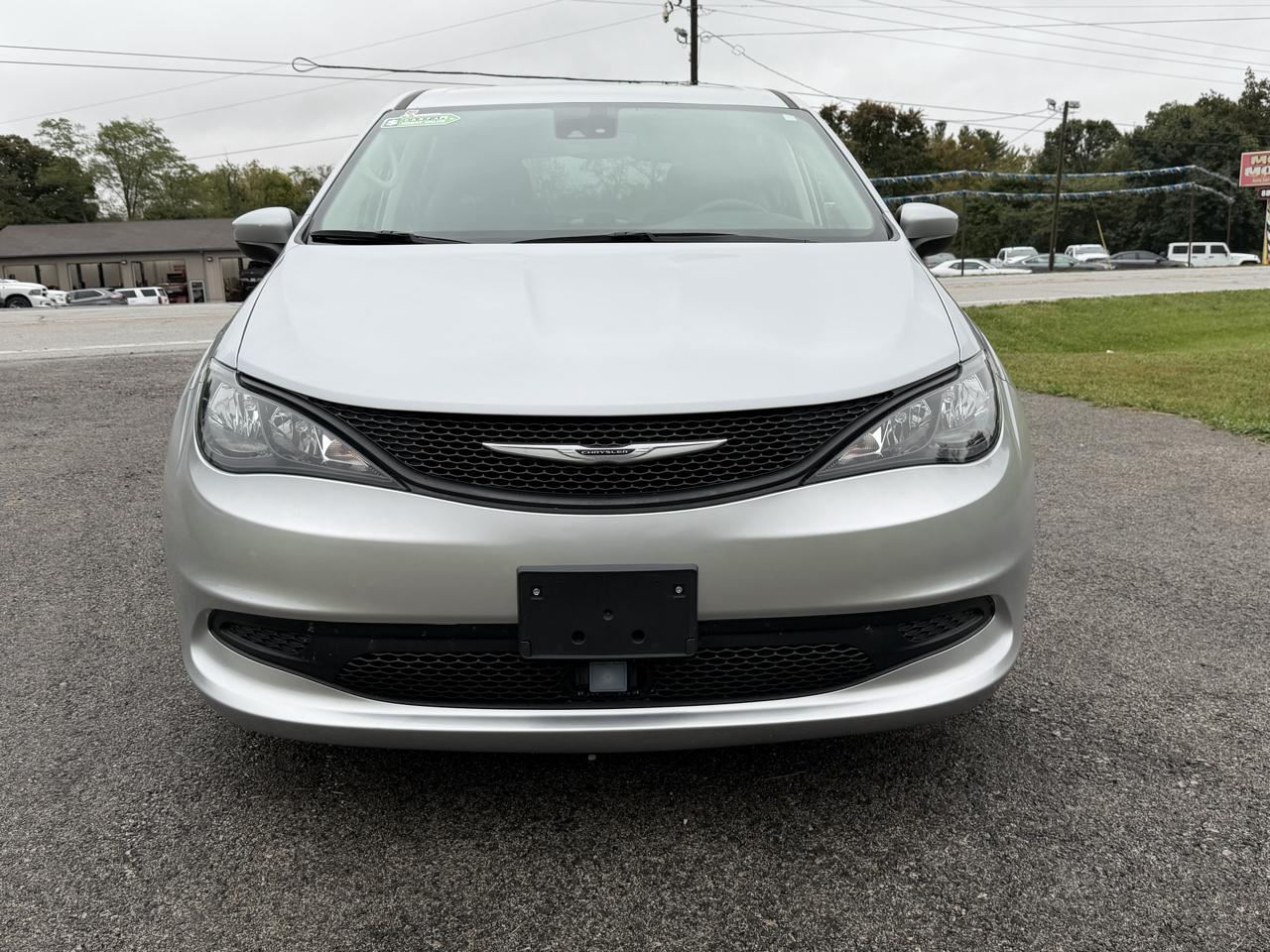 Chrysler Voyager LX FWD 2023