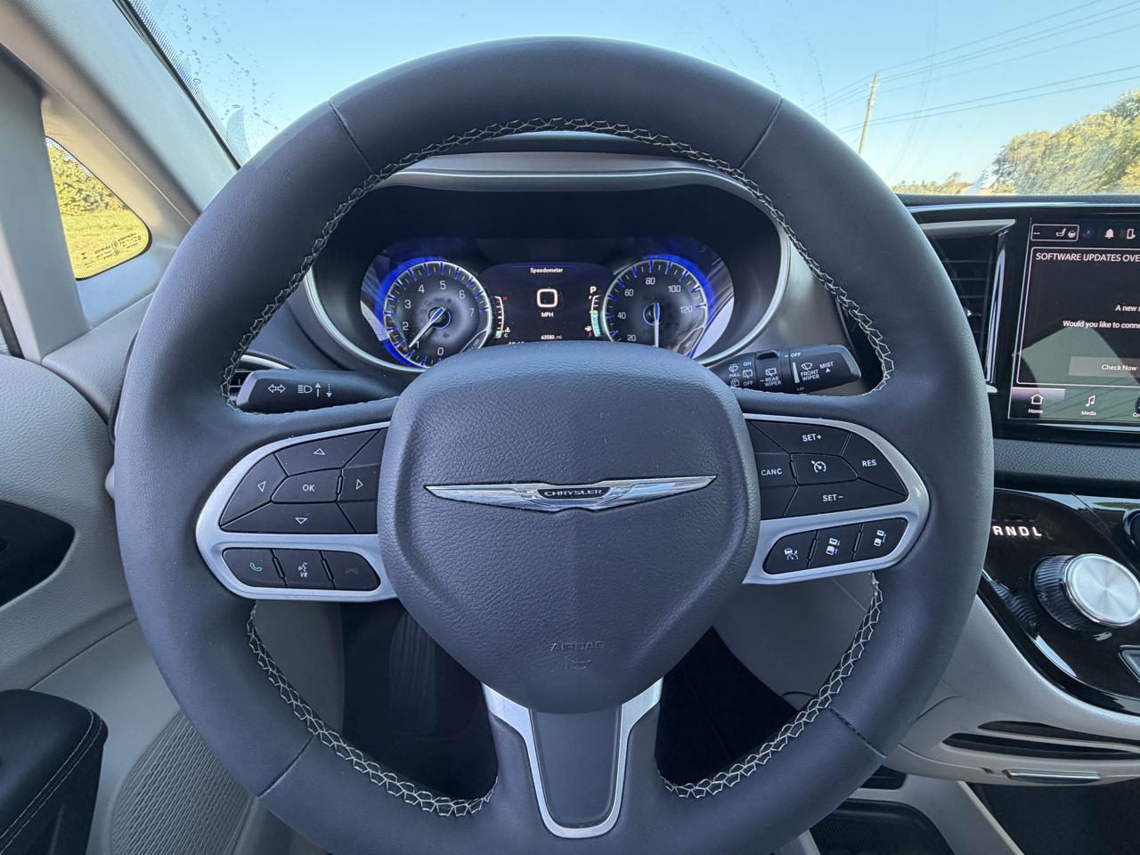 Chrysler Pacifica Touring L FWD 2024
