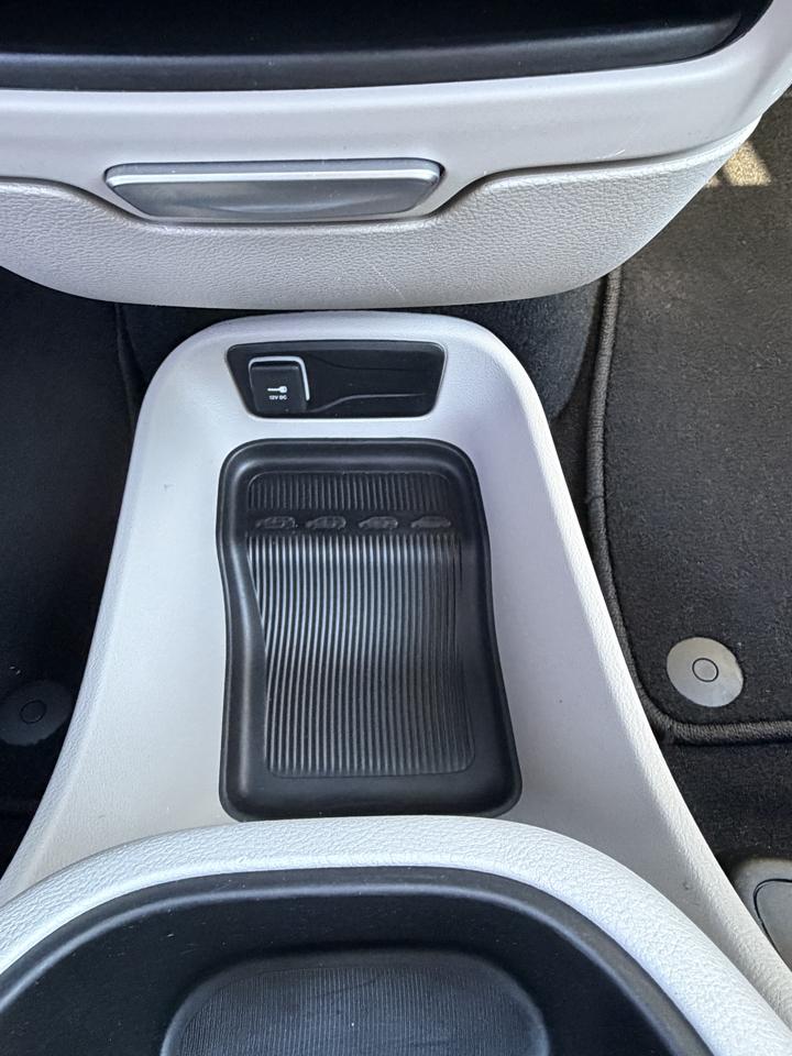 Chrysler Pacifica Touring L FWD 2024