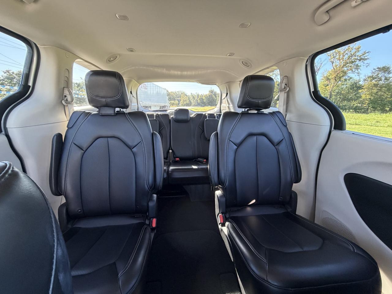 Chrysler Pacifica Touring L FWD 2024