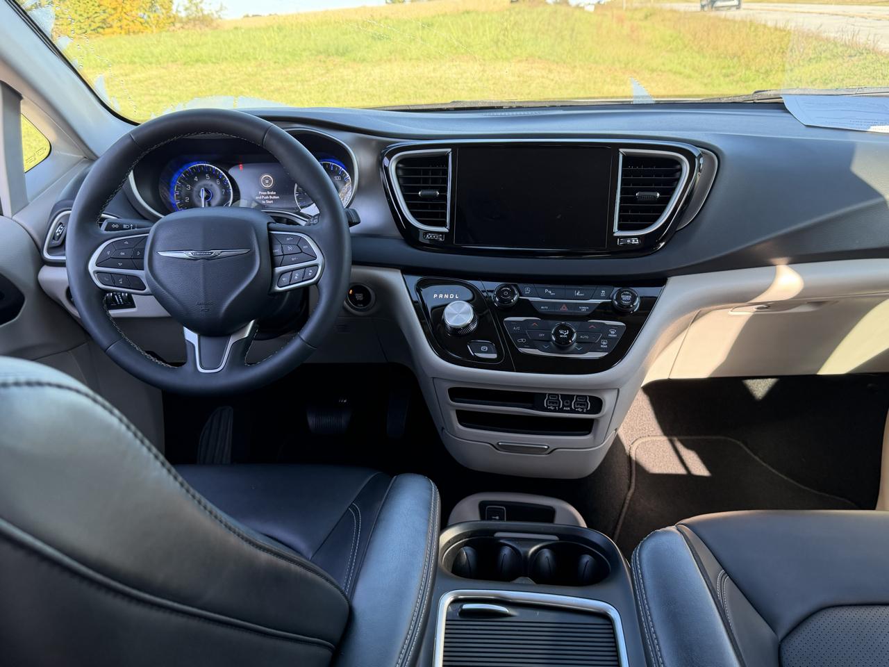 Chrysler Pacifica Touring L FWD 2024