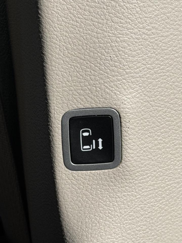 Chrysler Pacifica Touring L FWD 2024