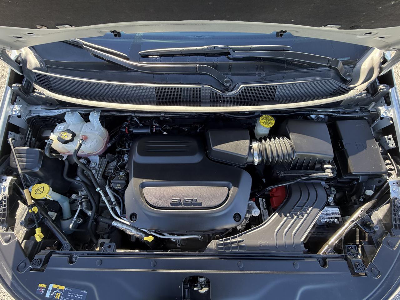 Chrysler Pacifica Touring L FWD 2024