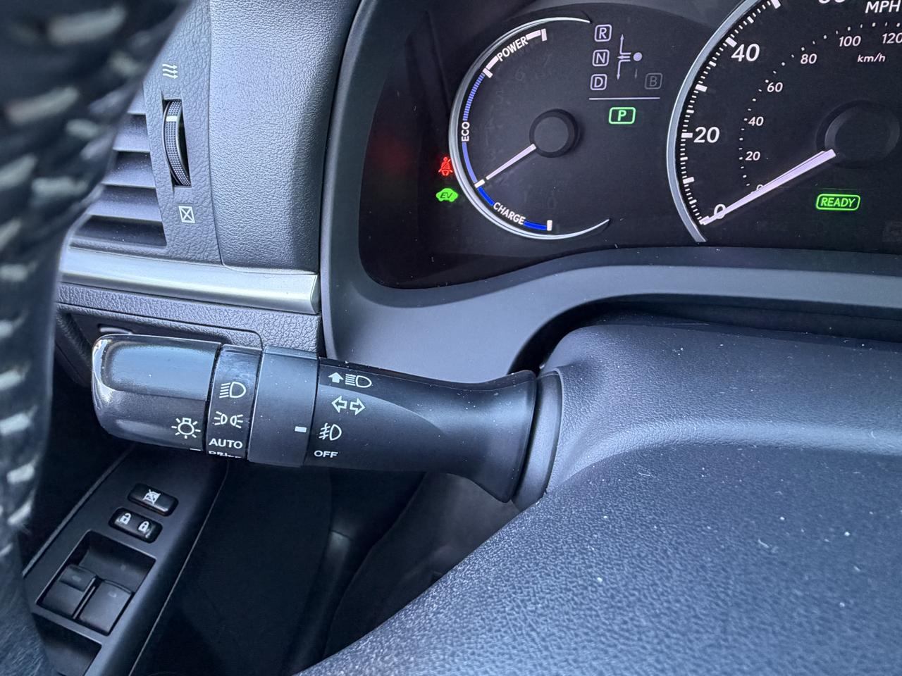Lexus CT 200h FWD 4dr Hybrid 2012