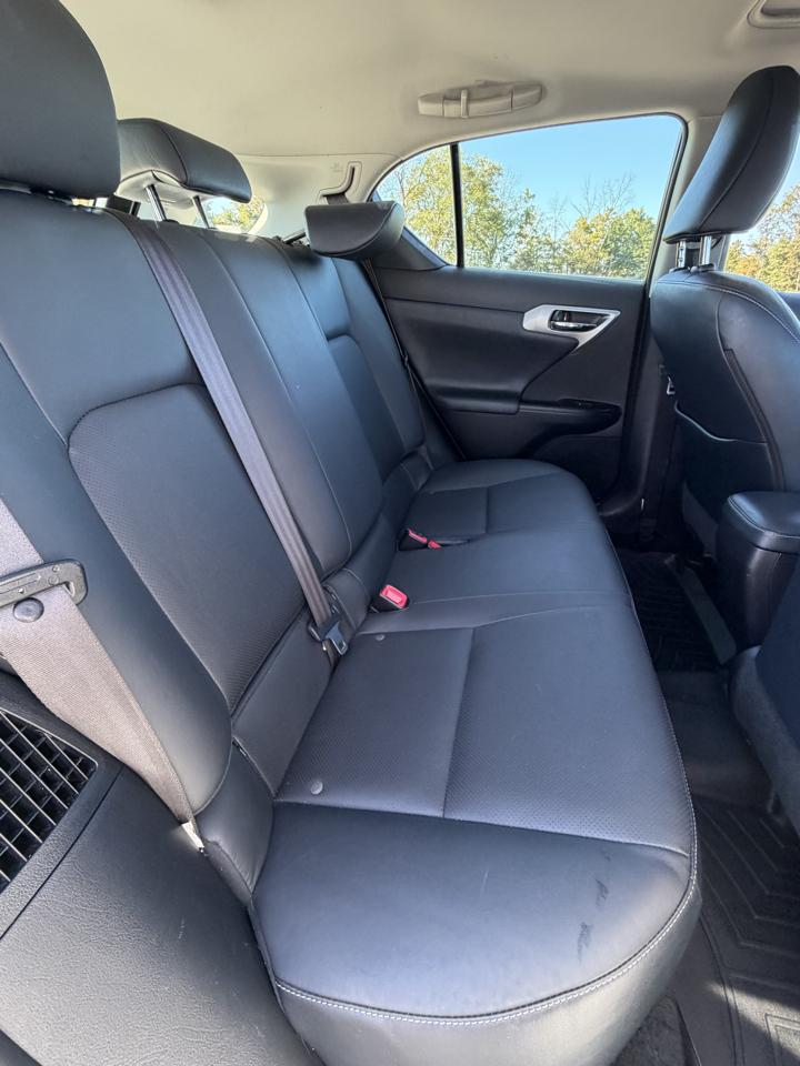 Lexus CT 200h FWD 4dr Hybrid 2012
