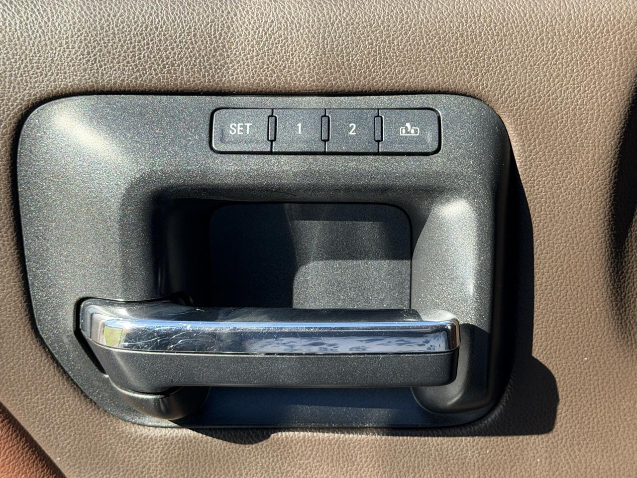 Chevrolet Silverado 1500 4WD Crew Cab 143.5" High Country 2014