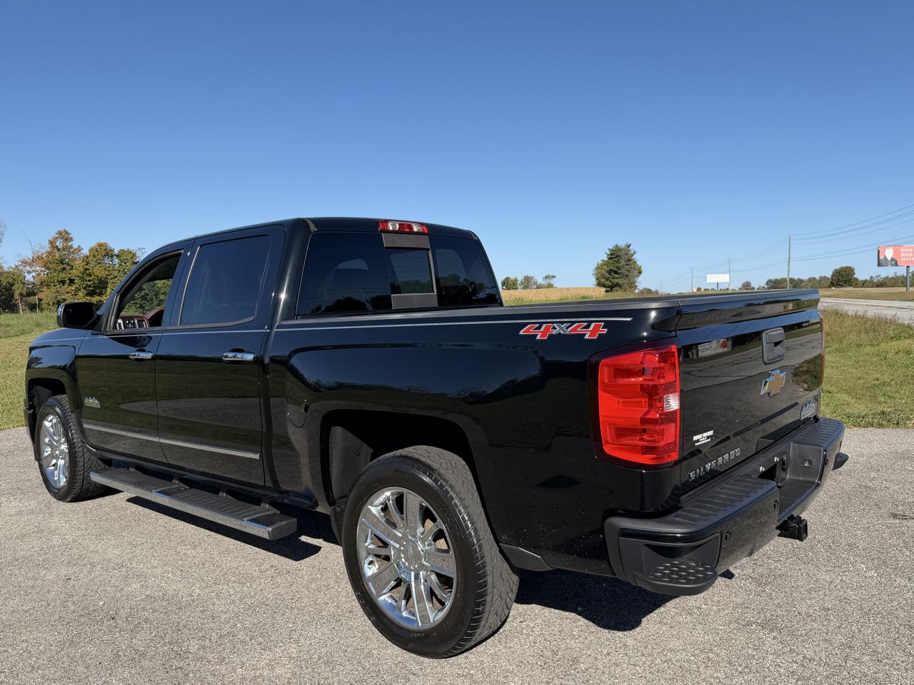Chevrolet Silverado 1500 4WD Crew Cab 143.5" High Country 2014