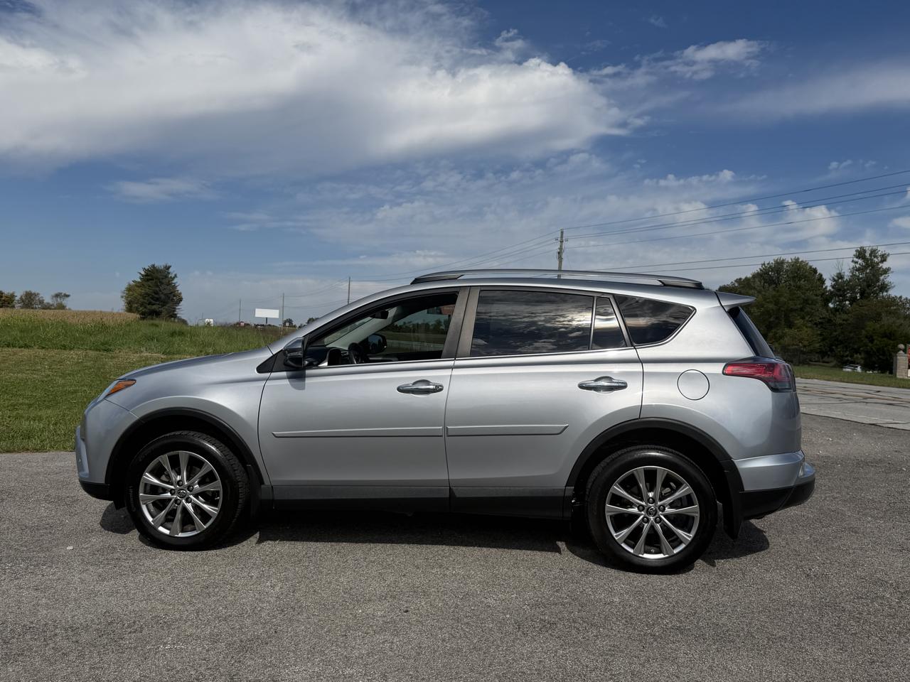 Toyota RAV4 Limited AWD (Natl) 2017