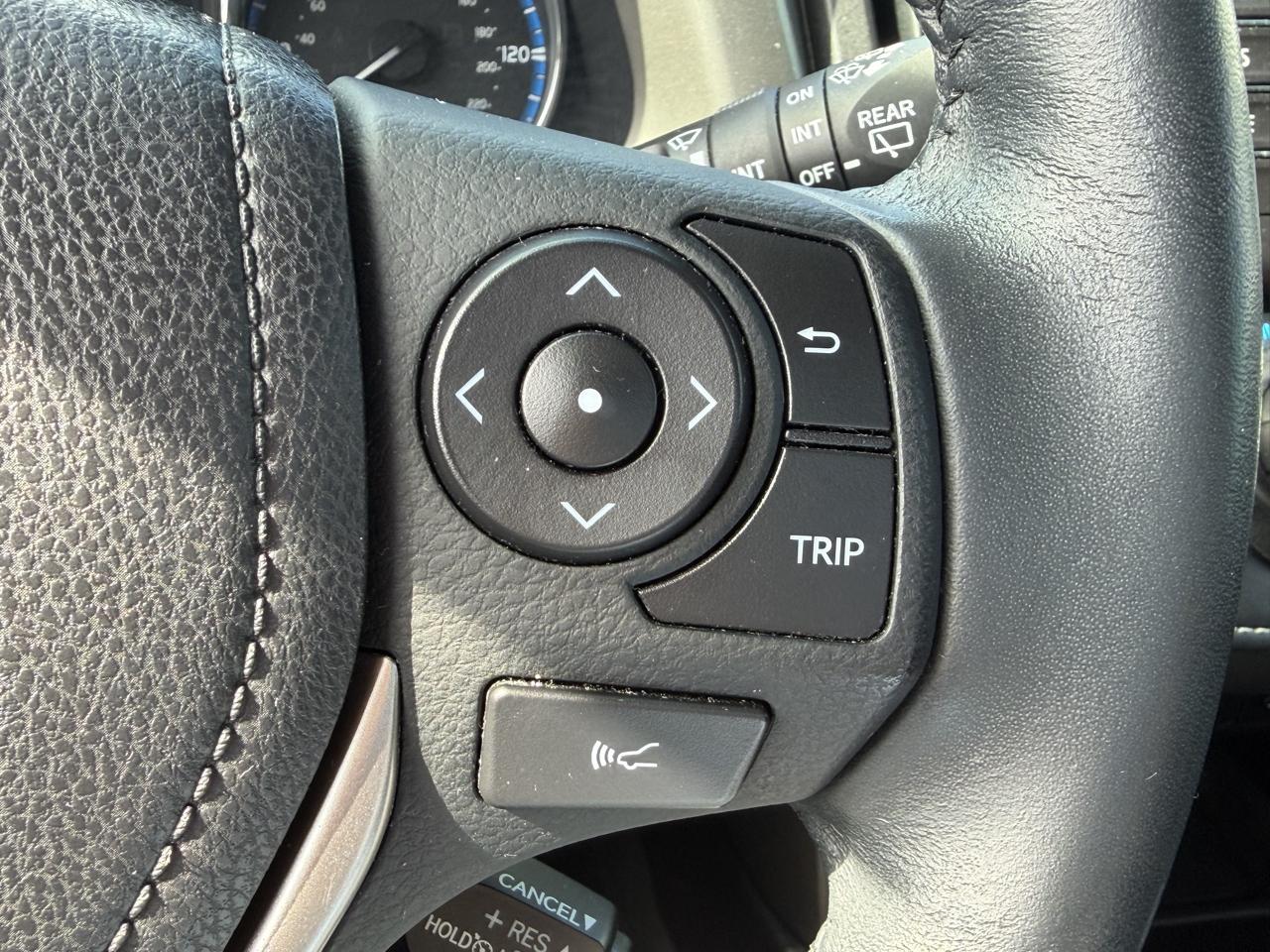 Toyota RAV4 Limited AWD (Natl) 2017