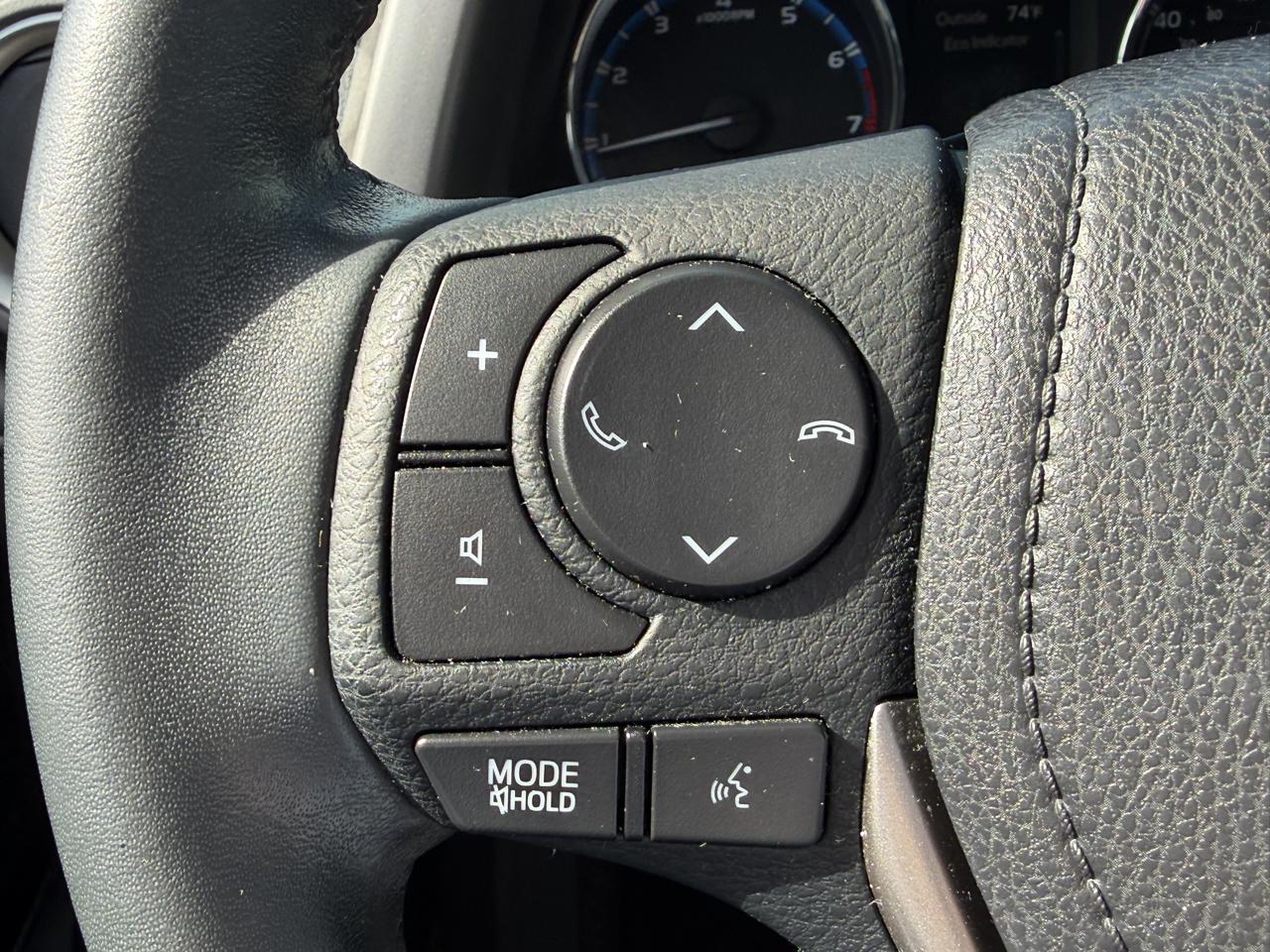 Toyota RAV4 Limited AWD (Natl) 2017