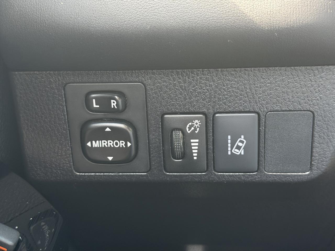 Toyota RAV4 Limited AWD (Natl) 2017