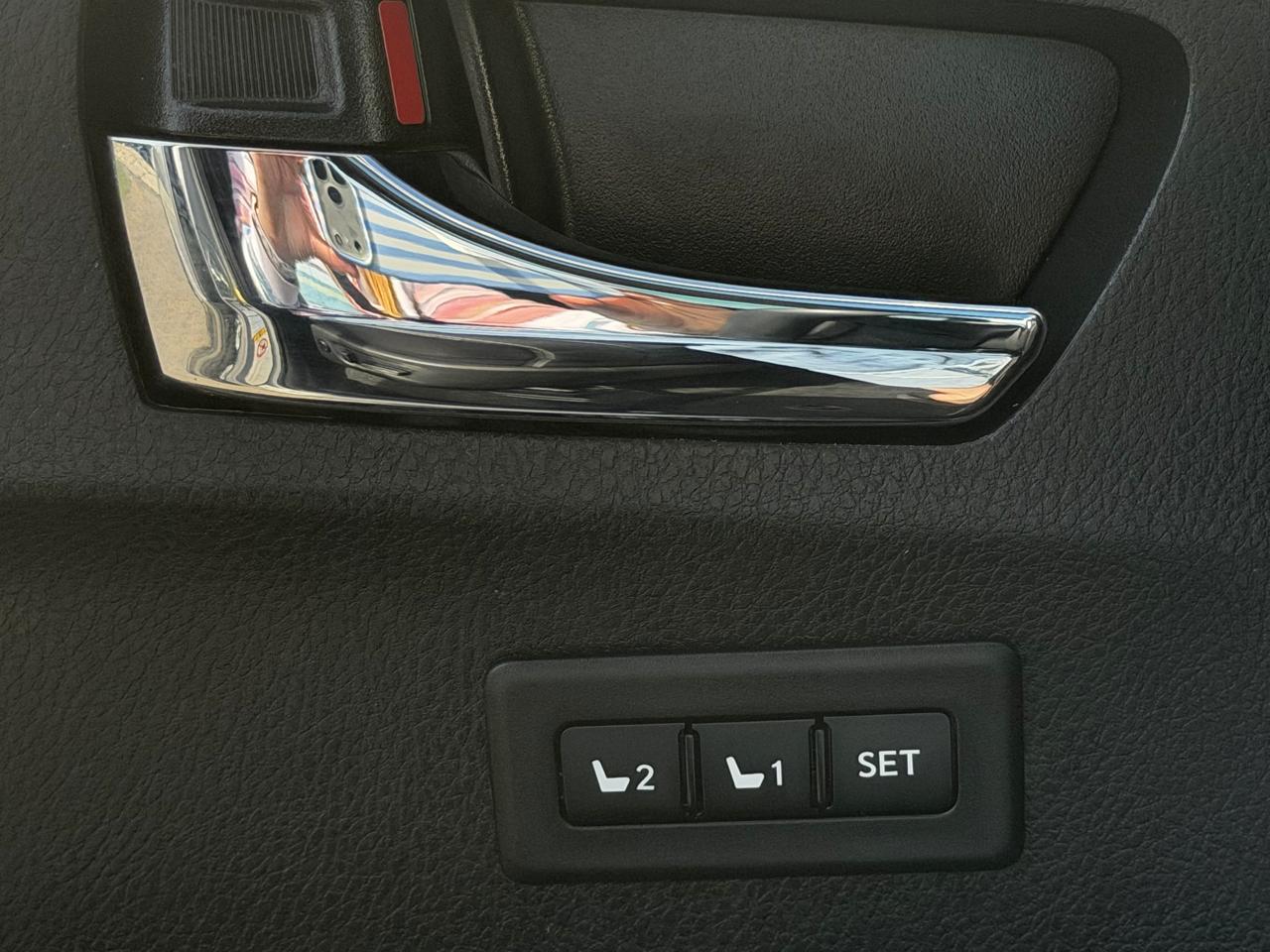Toyota RAV4 Limited AWD (Natl) 2017