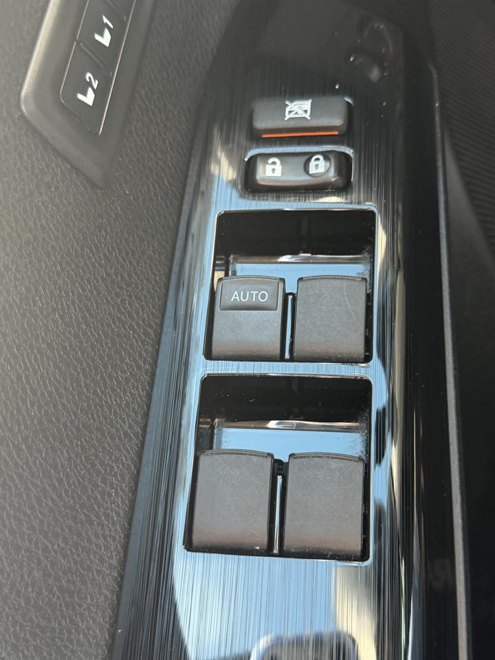 Toyota RAV4 Limited AWD (Natl) 2017