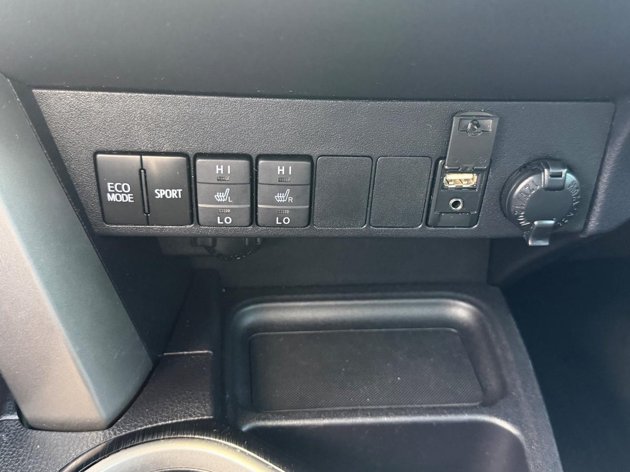 Toyota RAV4 Limited AWD (Natl) 2017
