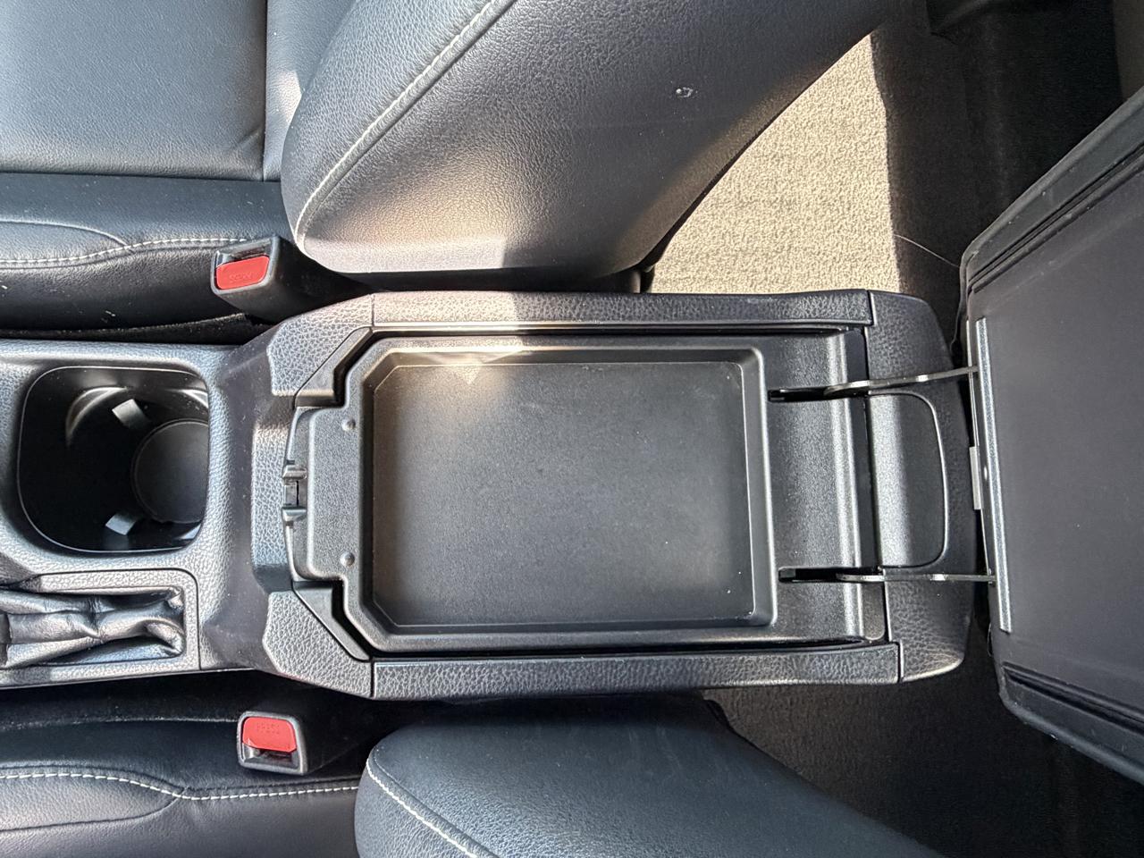 Toyota RAV4 Limited AWD (Natl) 2017