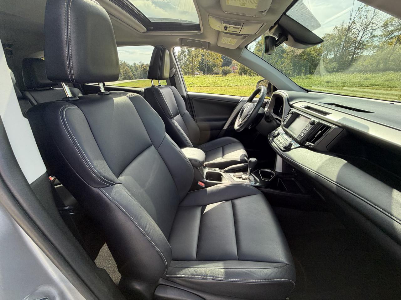 Toyota RAV4 Limited AWD (Natl) 2017