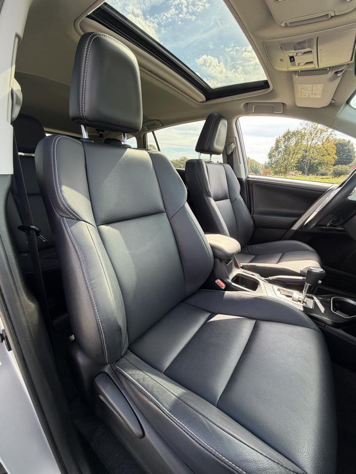 Toyota RAV4 Limited AWD (Natl) 2017
