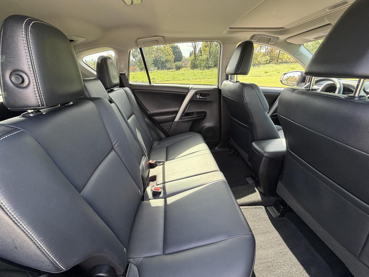 Toyota RAV4 Limited AWD (Natl) 2017
