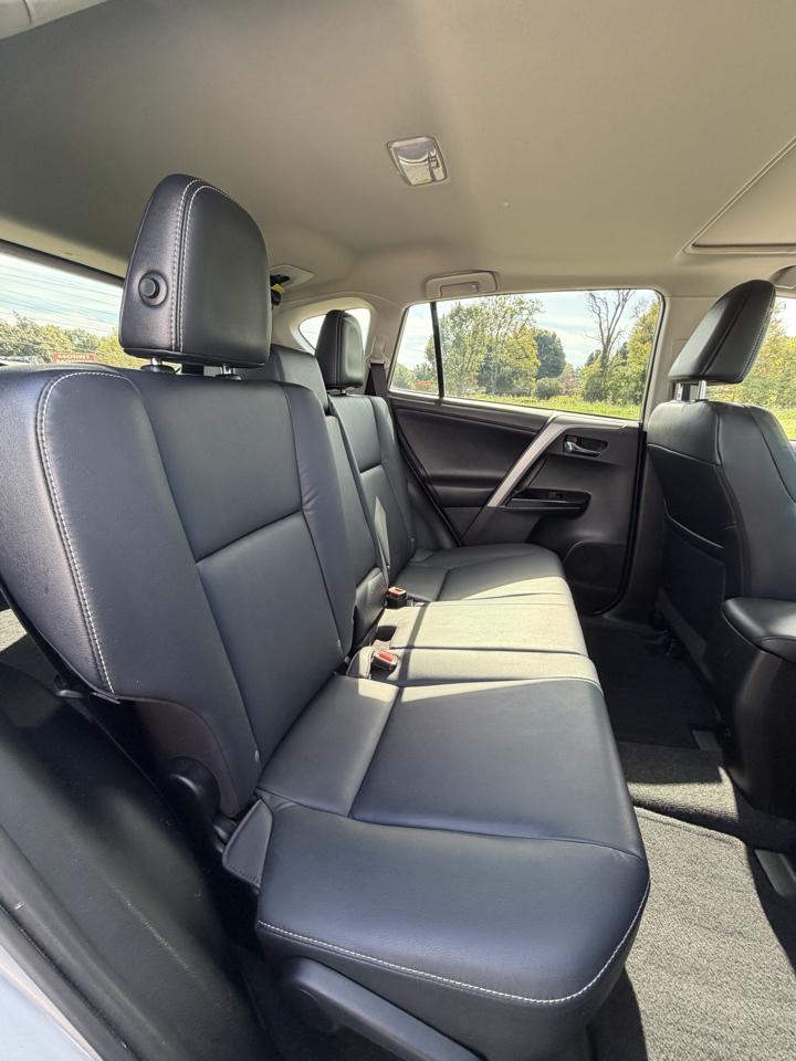 Toyota RAV4 Limited AWD (Natl) 2017