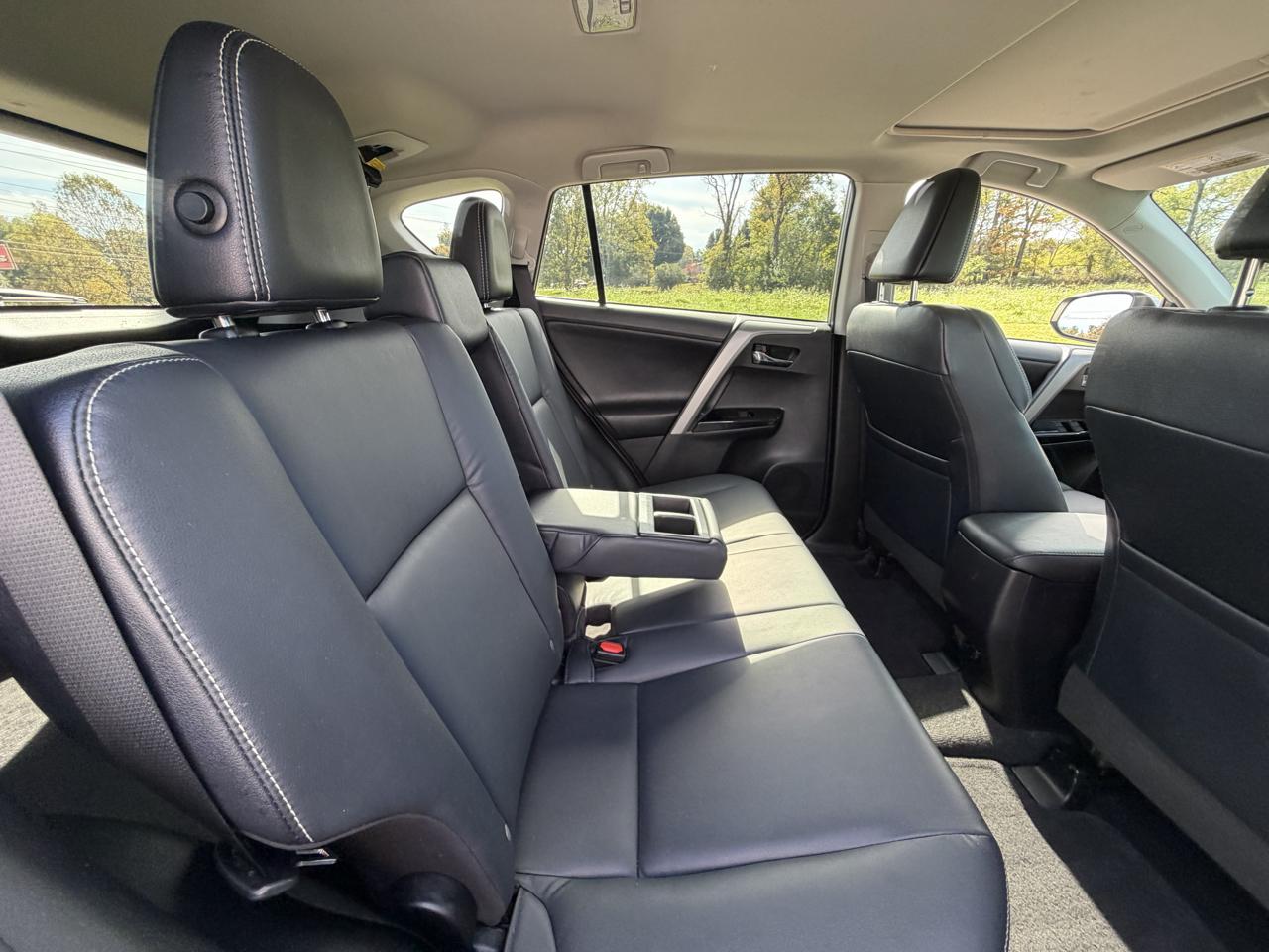 Toyota RAV4 Limited AWD (Natl) 2017