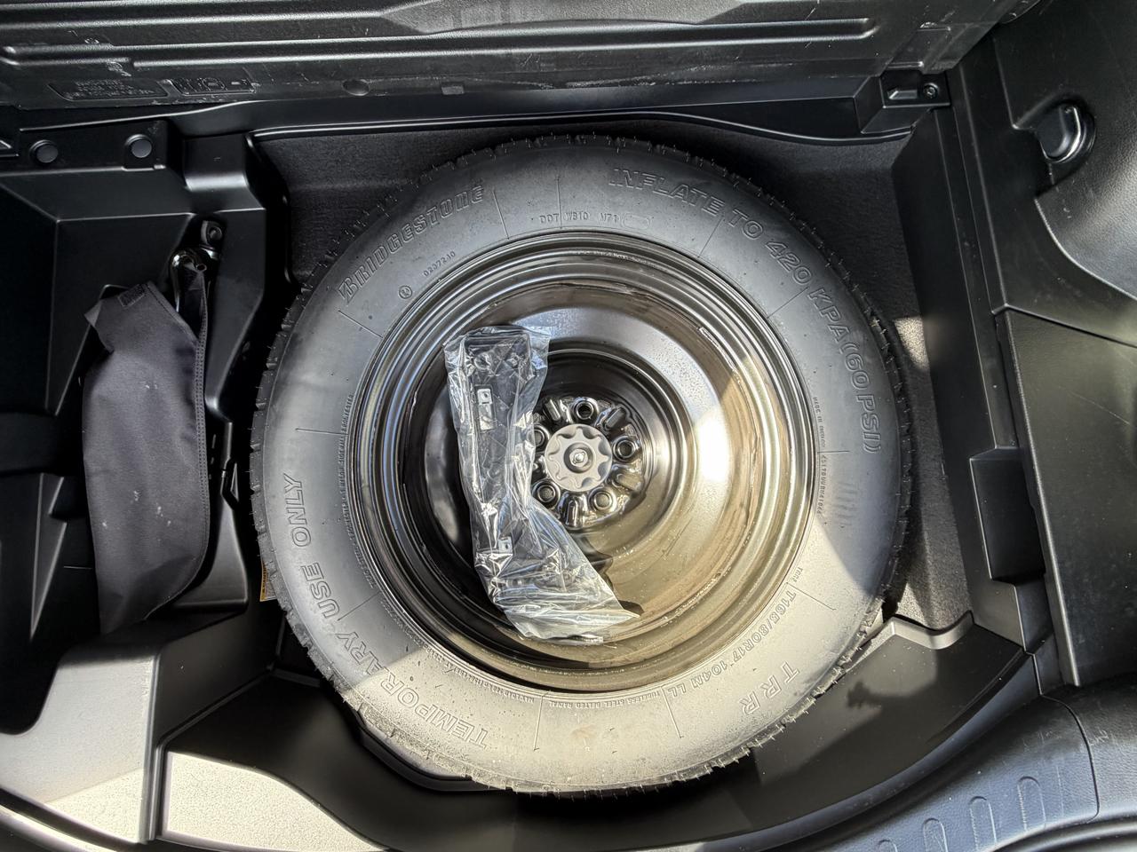 Toyota RAV4 Limited AWD (Natl) 2017