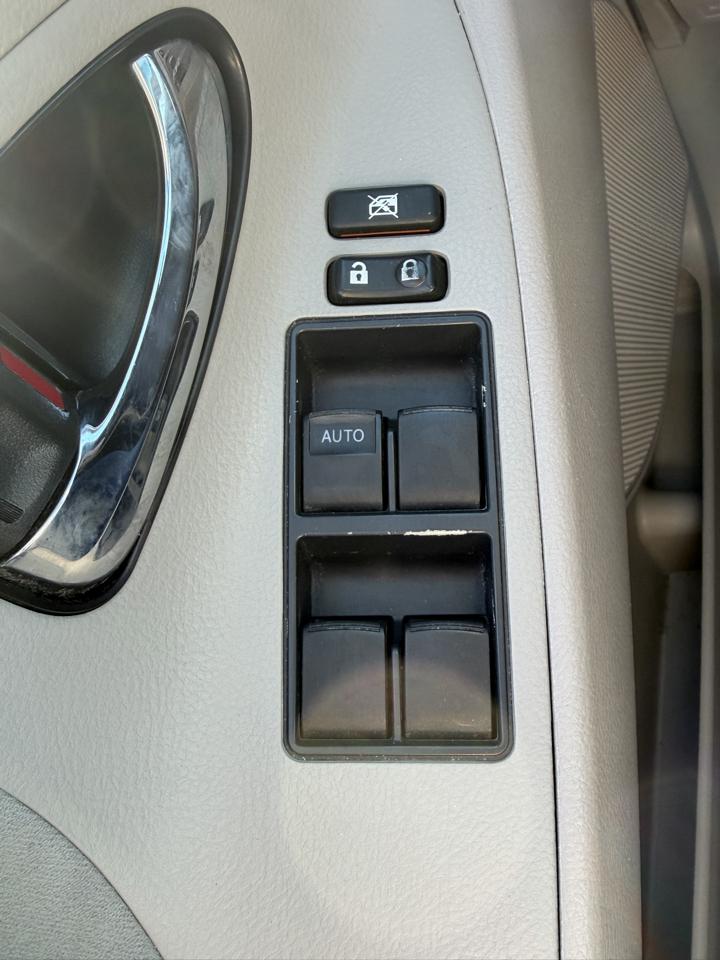 Toyota Camry 4dr Sdn I4 Man LE (Natl) 2008
