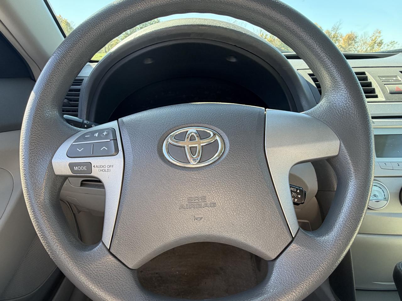 Toyota Camry 4dr Sdn I4 Man LE (Natl) 2008