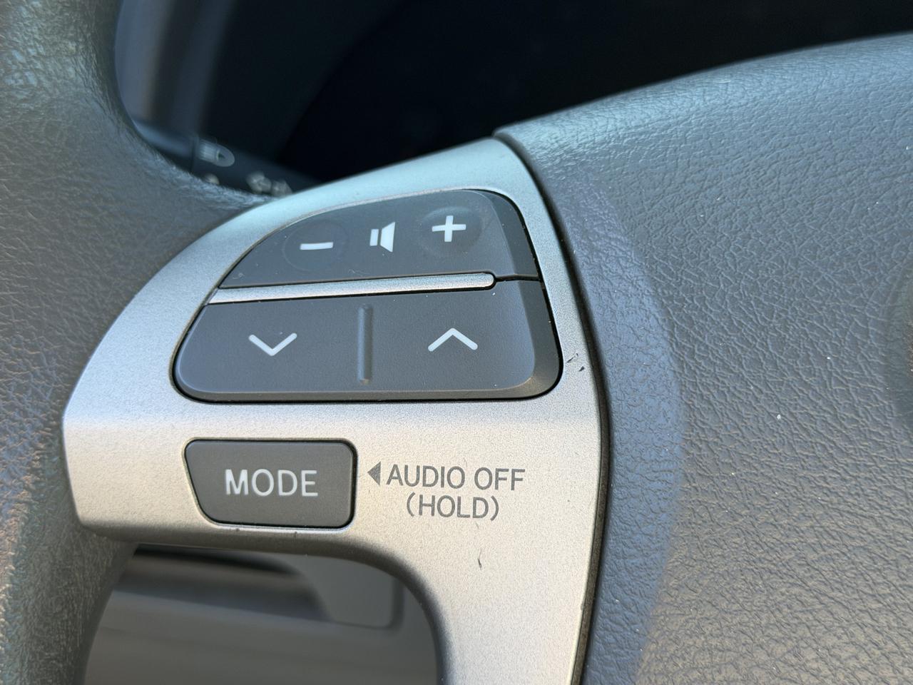 Toyota Camry 4dr Sdn I4 Man LE (Natl) 2008