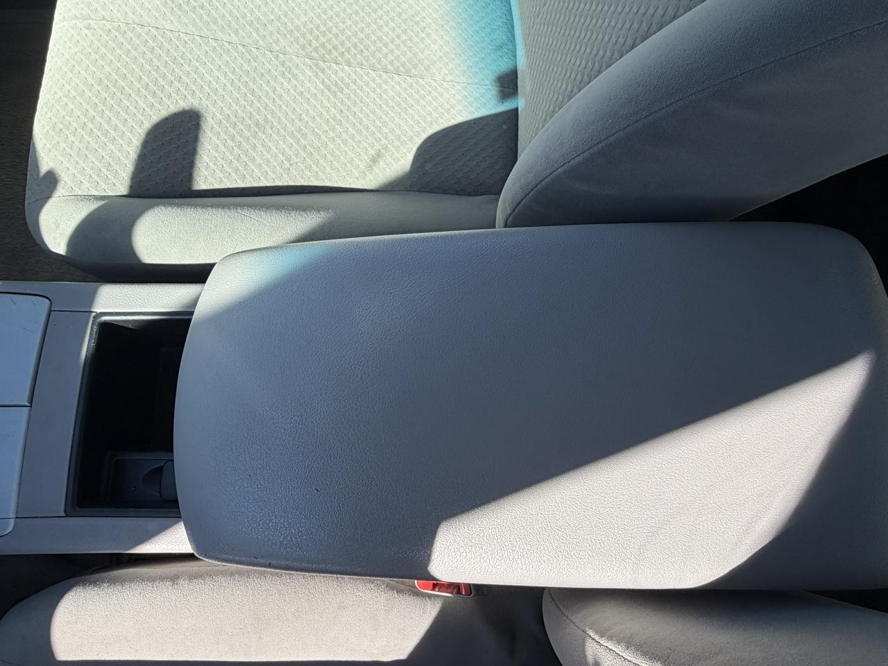 Toyota Camry 4dr Sdn I4 Man LE (Natl) 2008