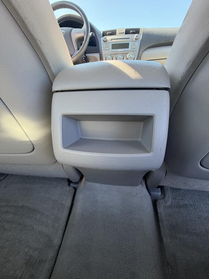 Toyota Camry 4dr Sdn I4 Man LE (Natl) 2008