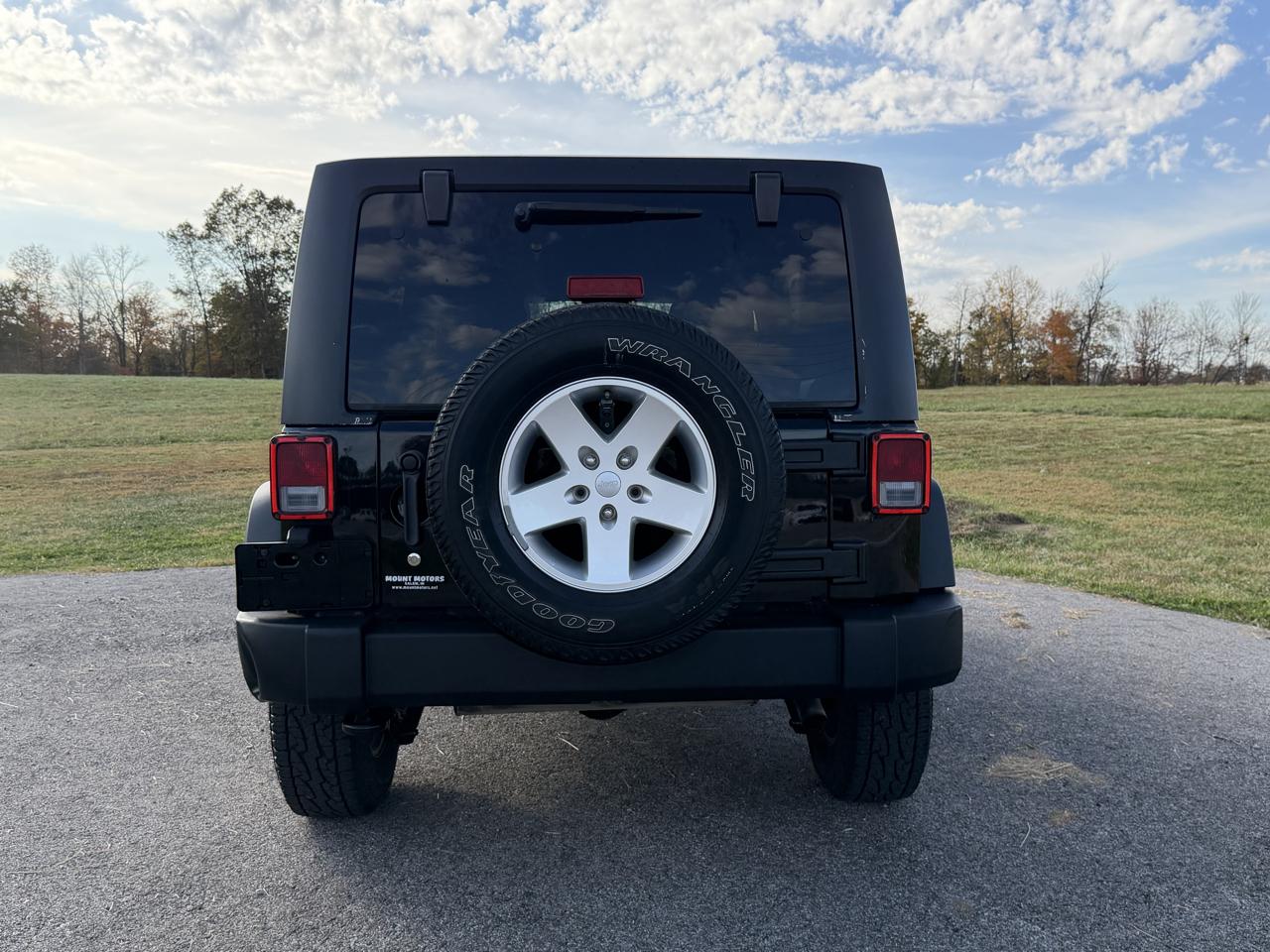 Jeep Wrangler Unlimited 4WD 4dr Sport 2013