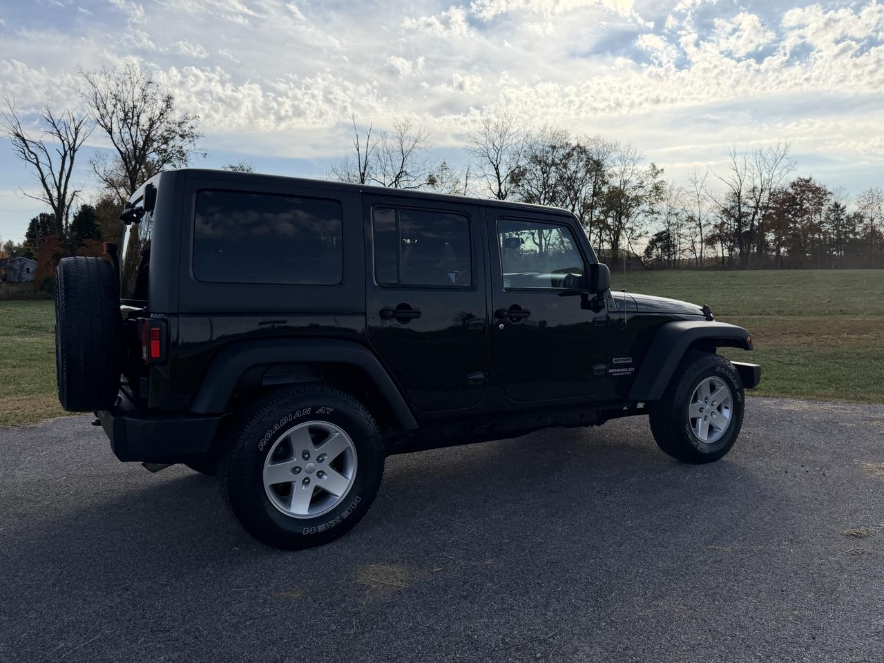 Jeep Wrangler Unlimited 4WD 4dr Sport 2013