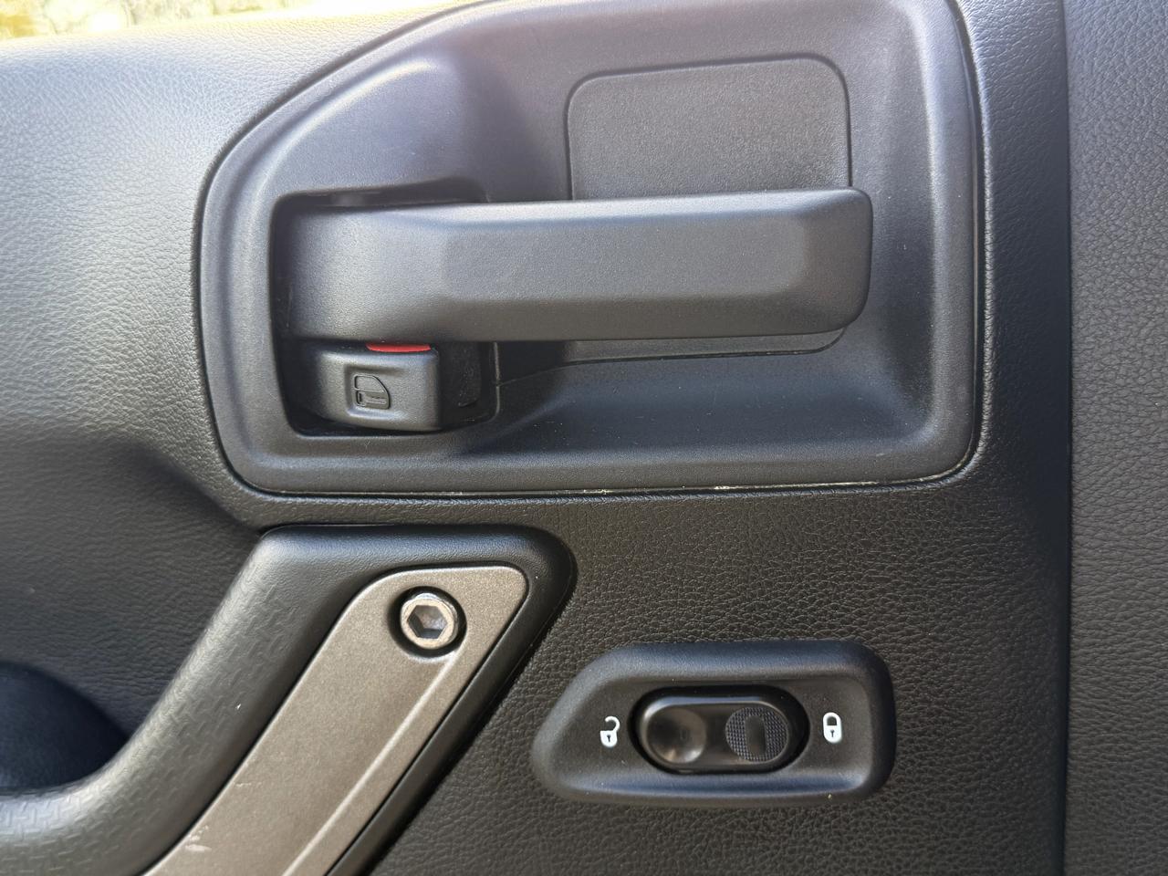Jeep Wrangler Unlimited 4WD 4dr Sport 2013