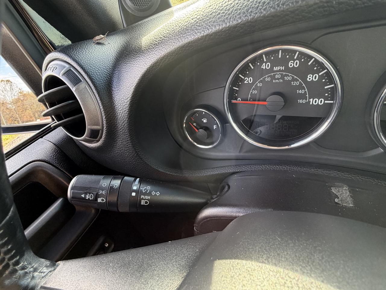 Jeep Wrangler Unlimited 4WD 4dr Sport 2013