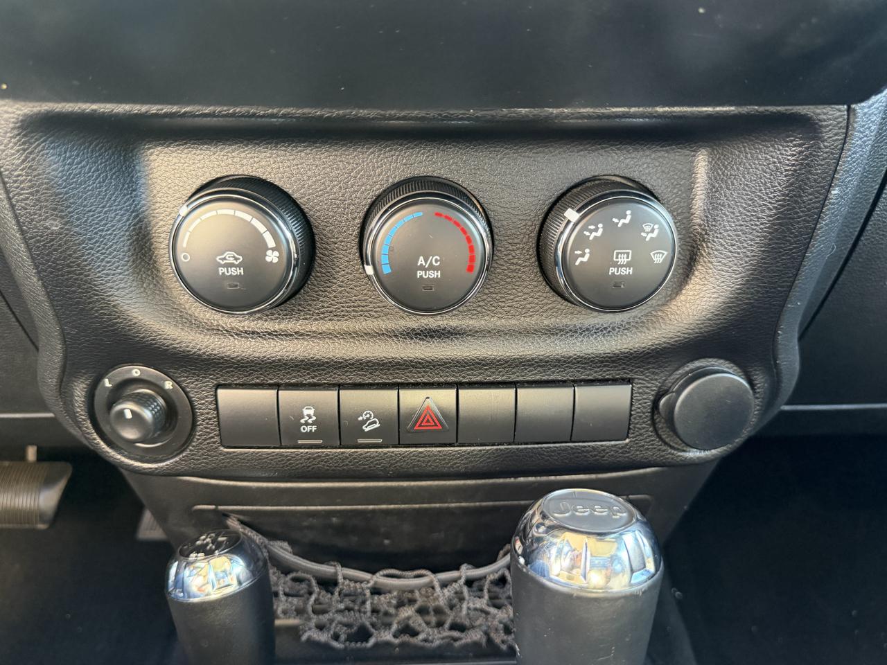 Jeep Wrangler Unlimited 4WD 4dr Sport 2013
